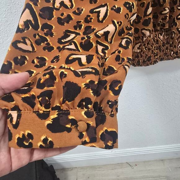 Karl Lagerfeld Leopard Heart Print Blouse Brown Size L Long Sleeve Smocked - Picture 9 of 13